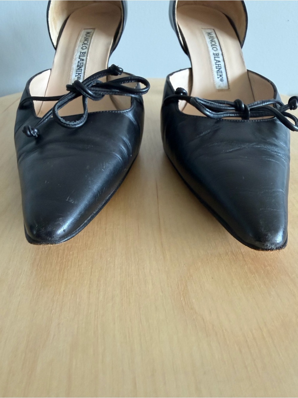Vintage Manolo Blahnik Black Leather Pointed-Toe D'Orsay Pumps with Bows - Picture 3 of 8